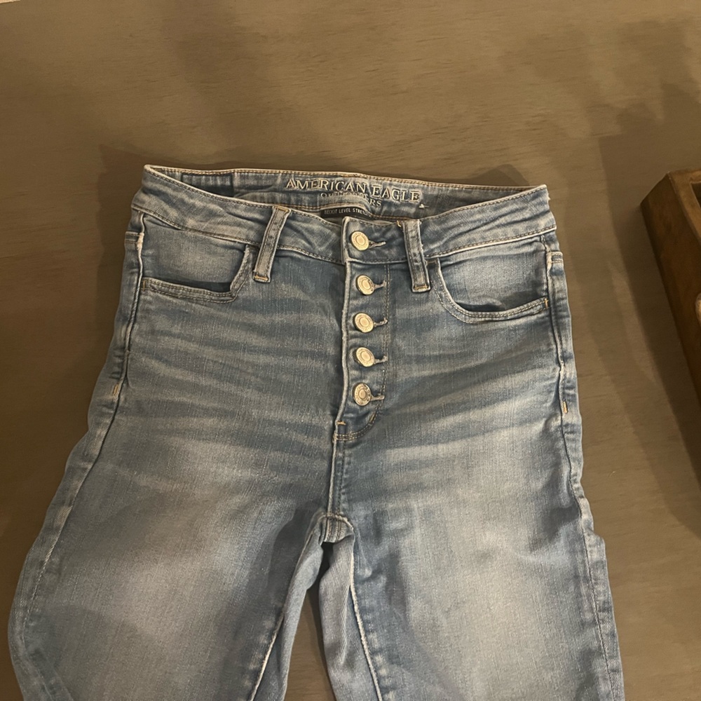 American Eagle Super Rise Jegging Button Up